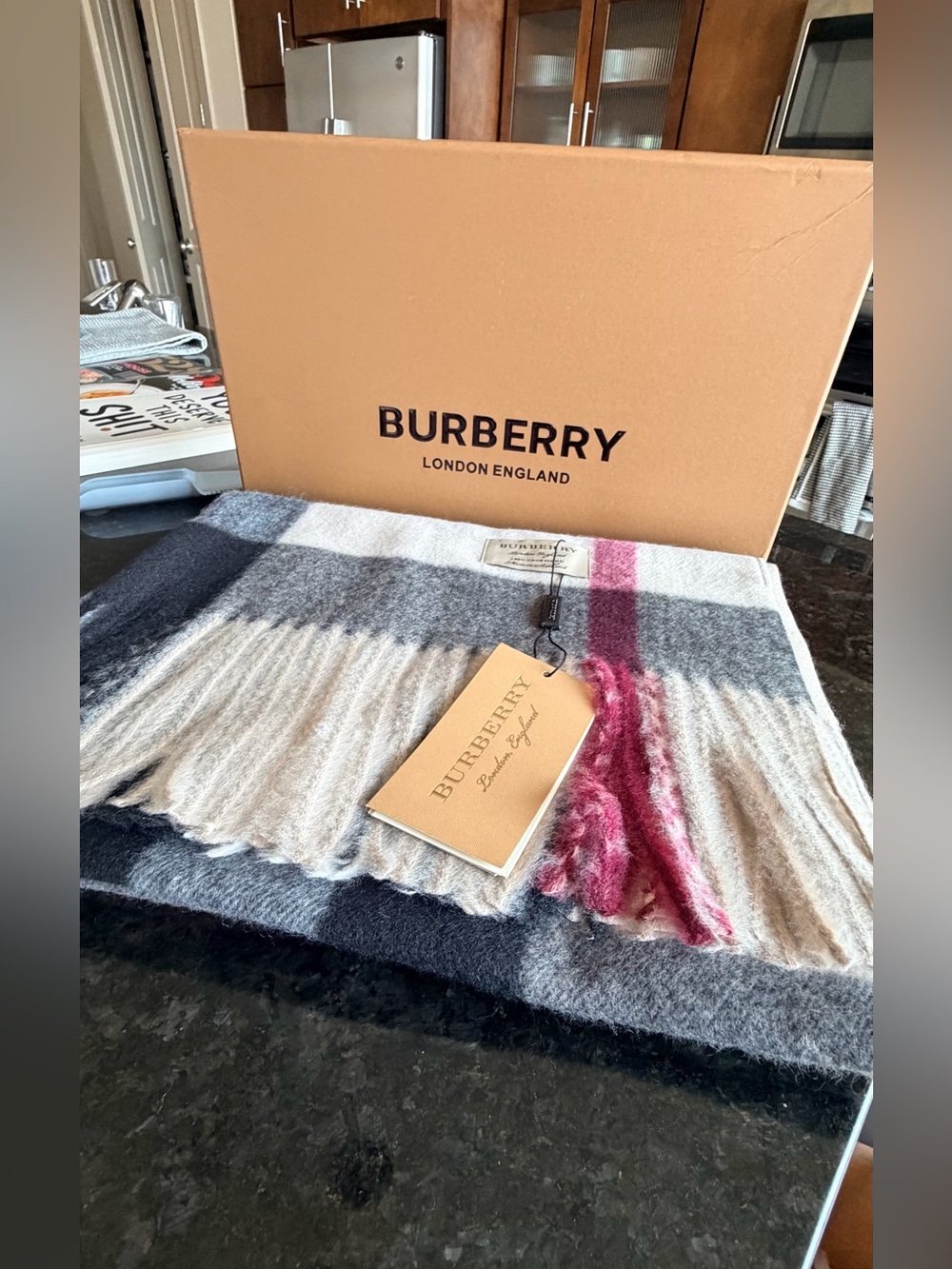 NEW 💕 XL BURBERRY LONDON Warm Gray HalfMega Giant Check Cashmere Scarf Shawl - Picture 6 of 9